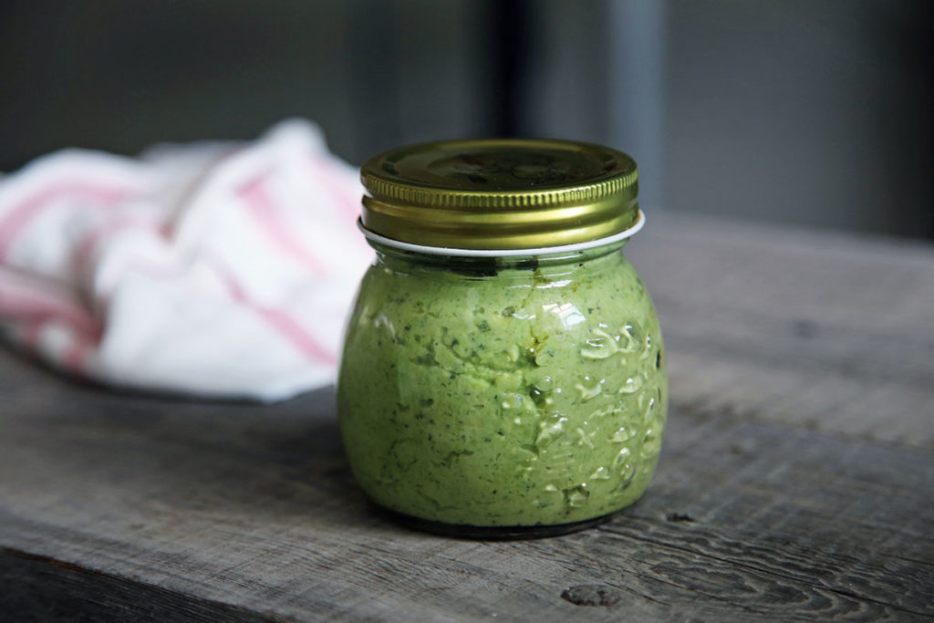 Gemüse komplett verwerten: Pesto